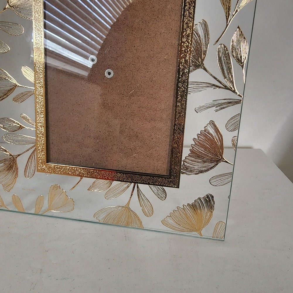 Beltrami Picture Frame 5" x 7" Picture Frame 10" x 12" Gold Tone Floral Clear - Picture 5 of 7
